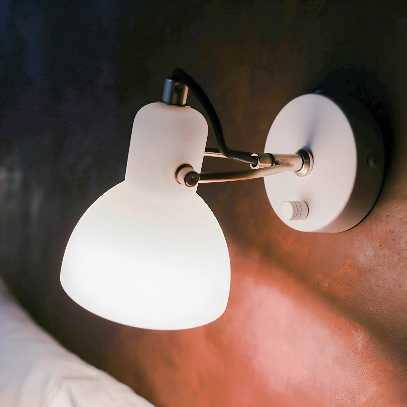 Daniel Wall Lamp