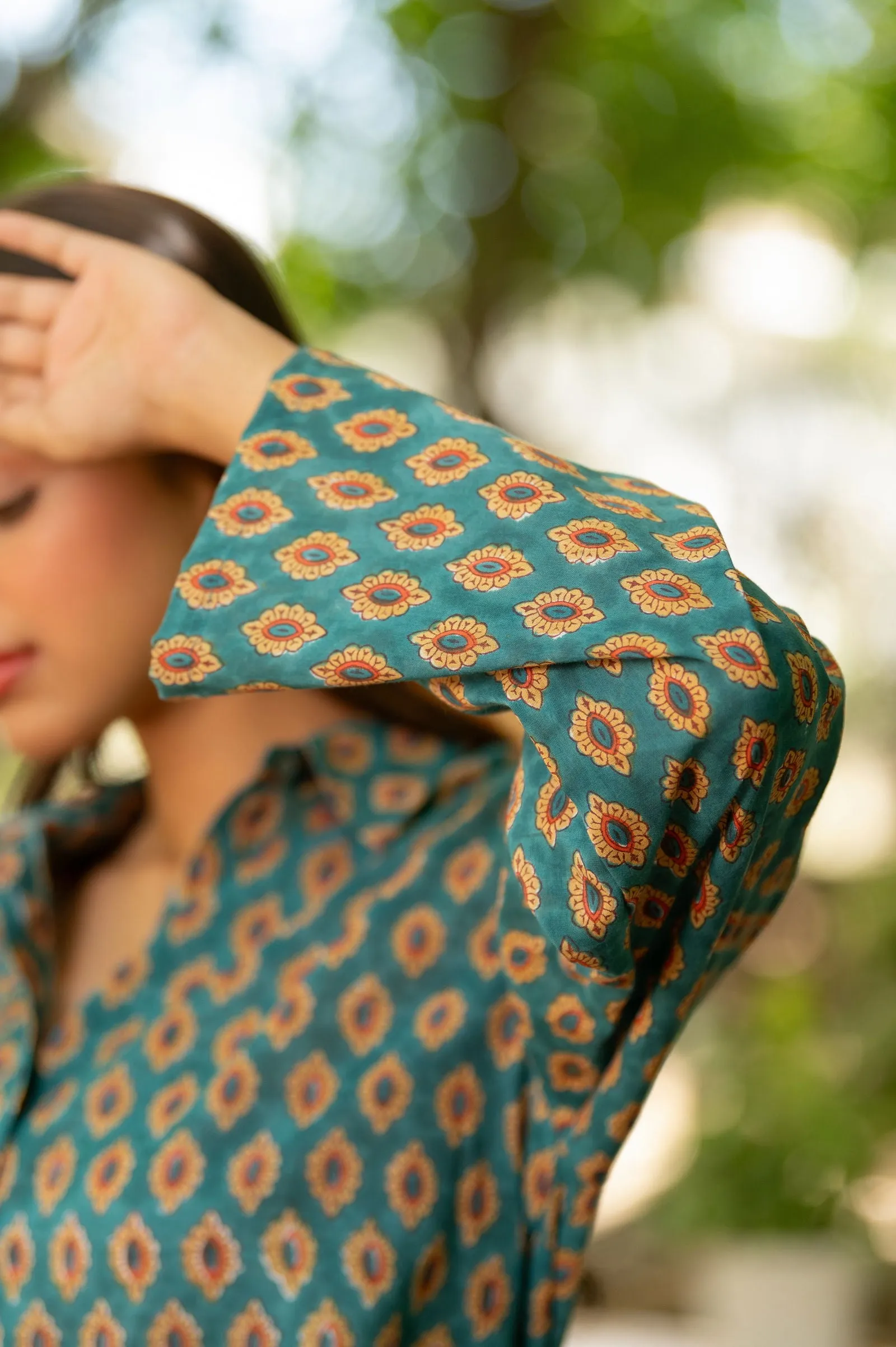 Women Cotton Printed Collarneck Loose Fit Shirt Green